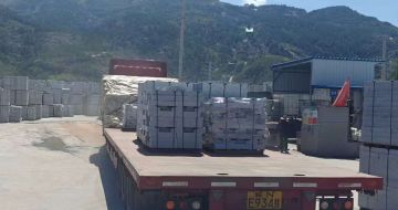 金昌 芝麻白仿形路沿石，直形路沿石