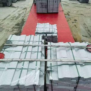 金昌 芝麻白仿形加直形路沿石出货日常