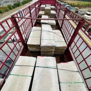 金昌 黄金麻花岗岩荔枝面，光面毛板装车完成