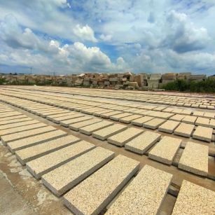 金昌 黄金麻花岗岩荔枝面地铺石防护中