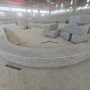 金昌 芝麻白异形坐凳，自然面光面弧形加工