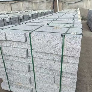 金昌 白麻花岗岩路沿石，弧形路沿石，道牙石，马路牙子，界石，路缘石，平沿石，直岩石，平缘石等