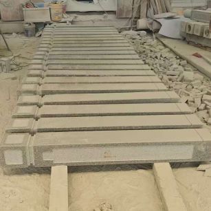 金昌 芝麻白异形加工雕刻-栏杆大柱，方柱