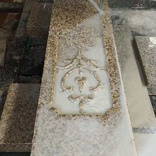 金昌 黄金麻花岗岩异形加工雕刻栏杆大柱