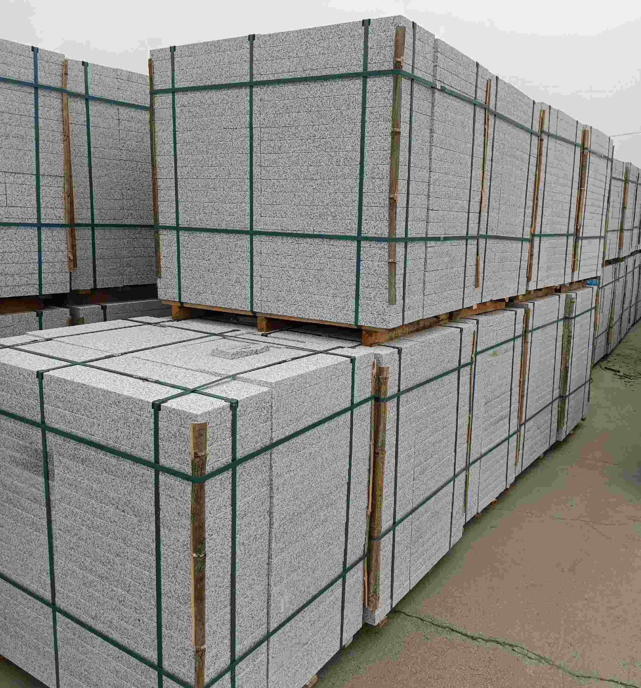 金昌 白麻花岗岩石材荔枝面地铺石（300*600*50）