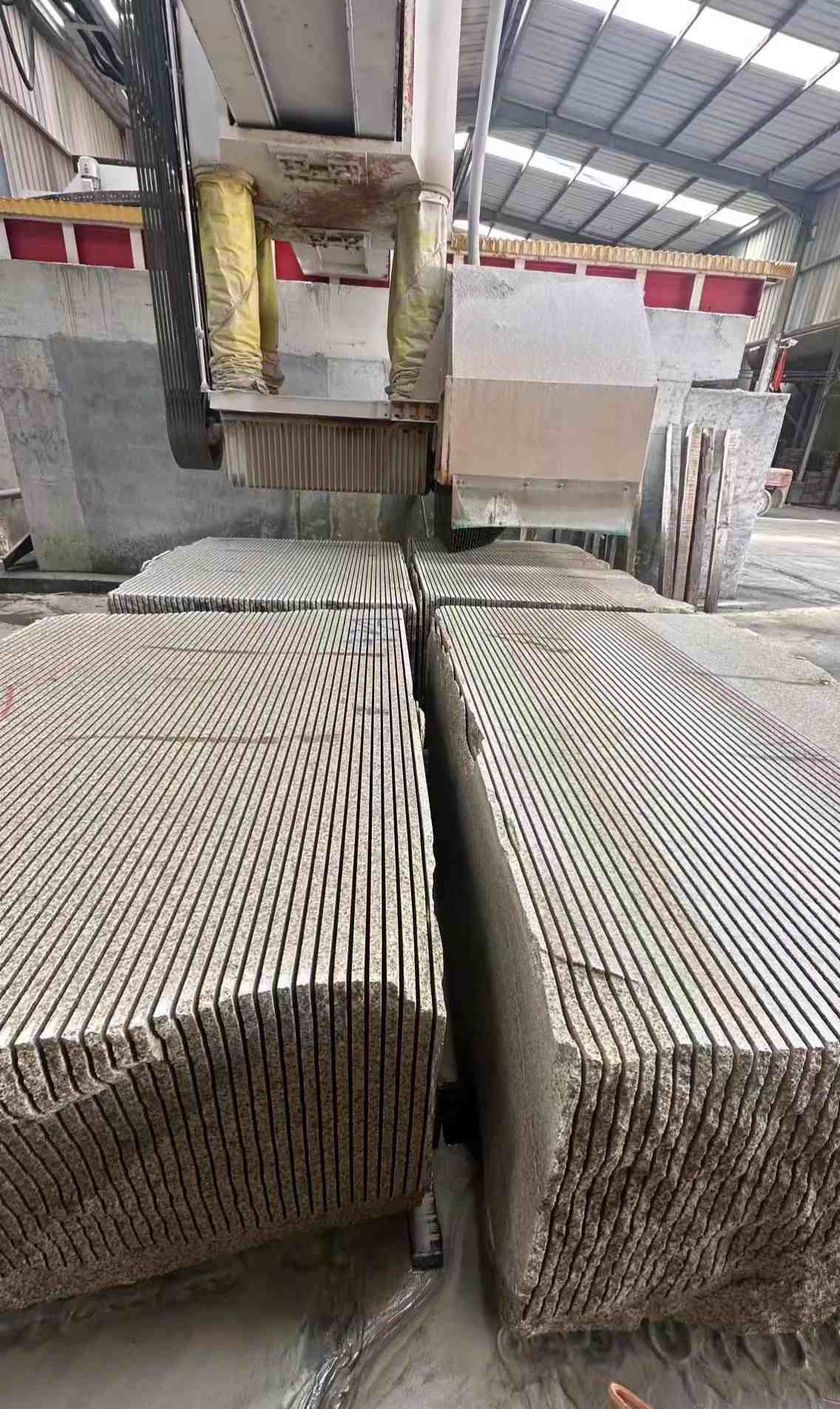 金昌 车间生产日常，黄金麻白麻花岗岩