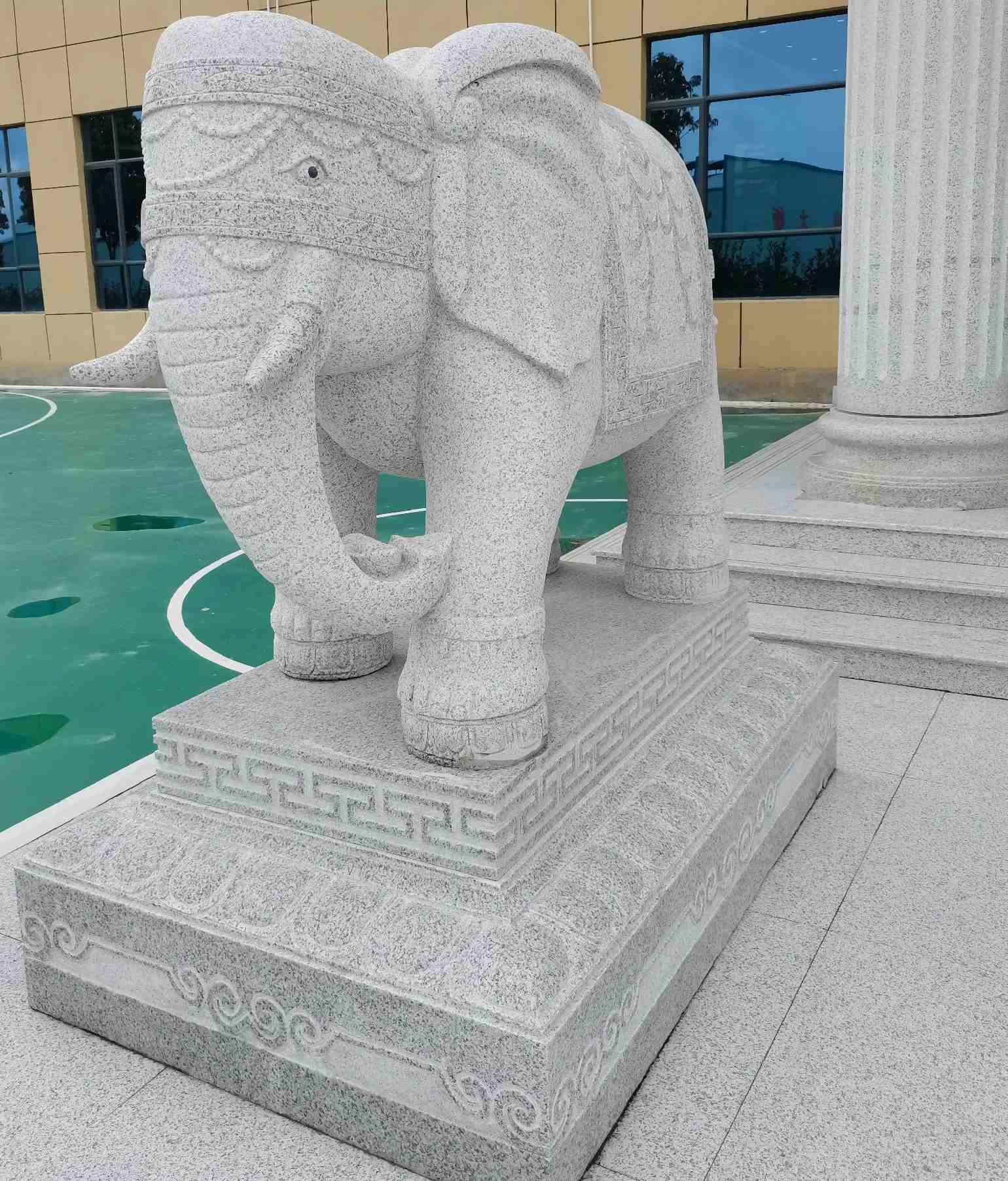金昌 白麻花岗岩动物异形石雕-大象