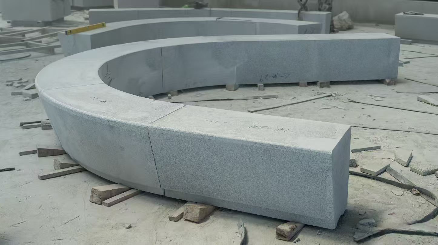 金昌 芝麻白花岗岩光面弧形坐凳