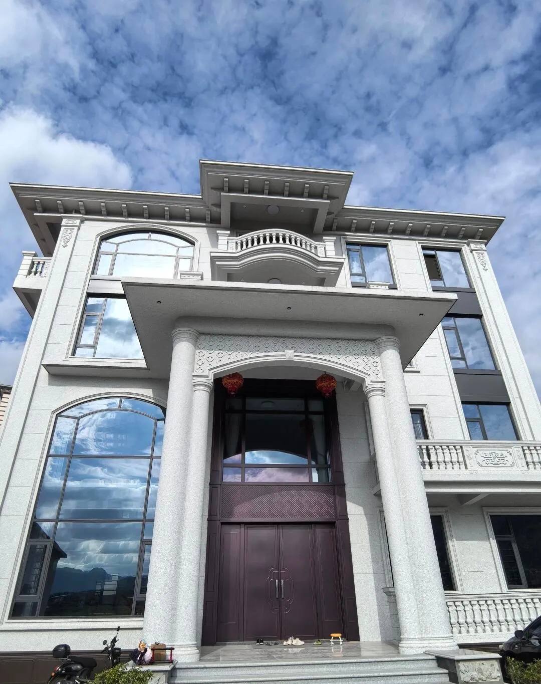 金昌白麻别墅外墙干挂石材效果示例