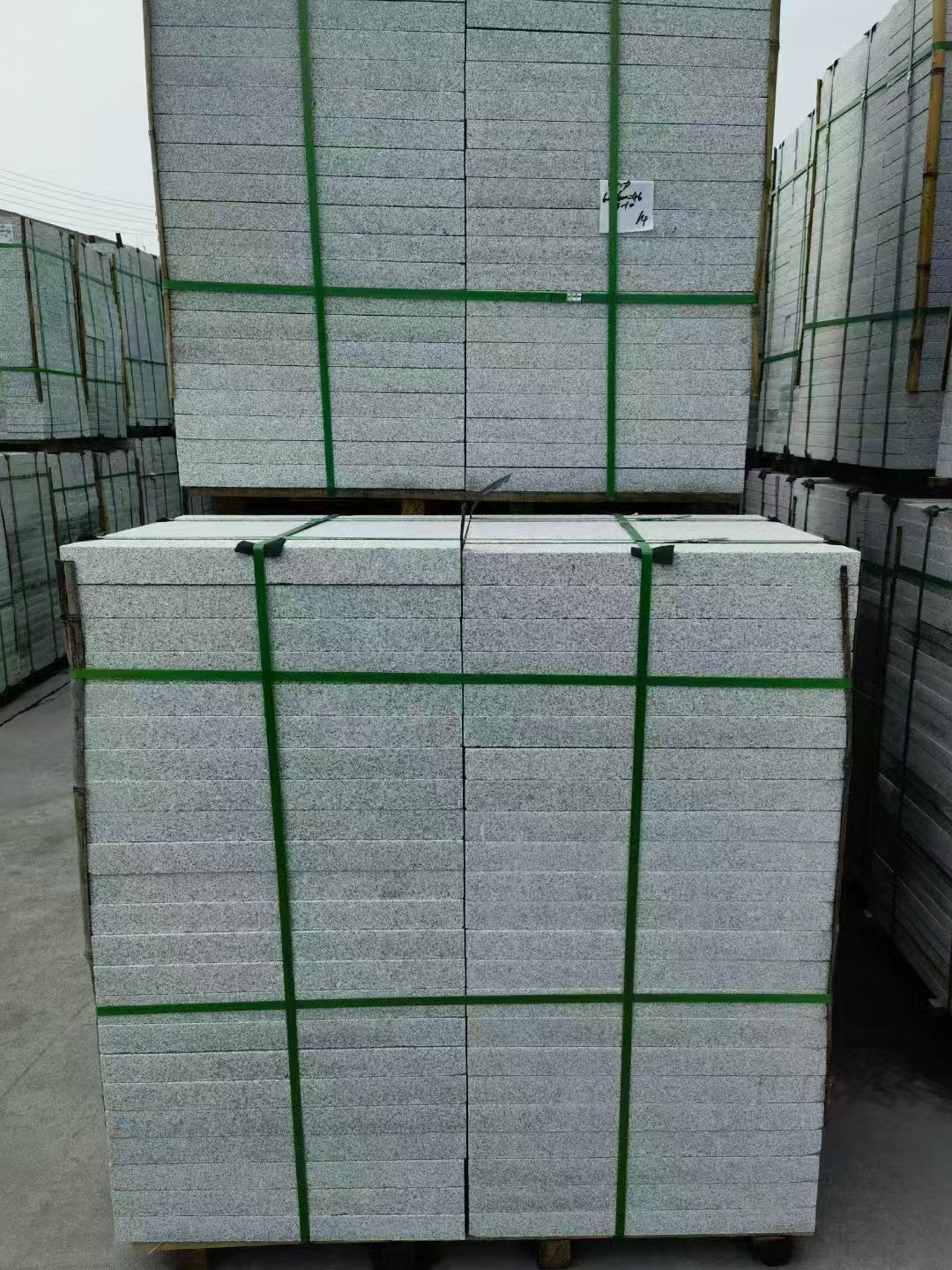 金昌 芝麻白火烧，园林广场市政工程地铺石，1.8~5.0厚均有现货