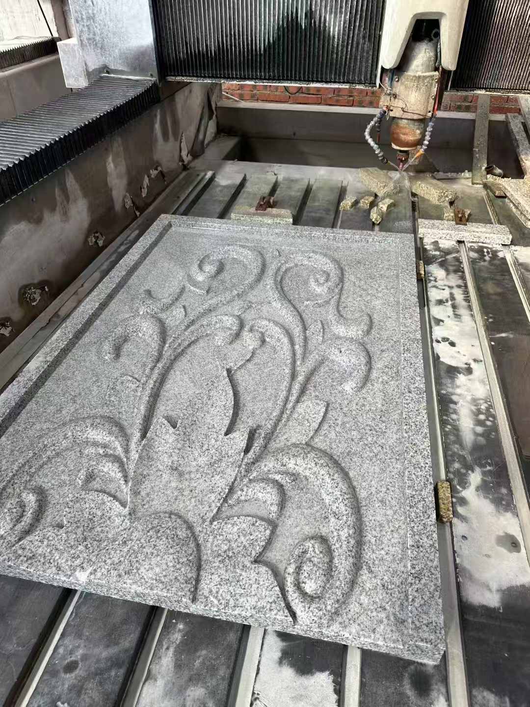 金昌 白麻别墅干挂雕花板