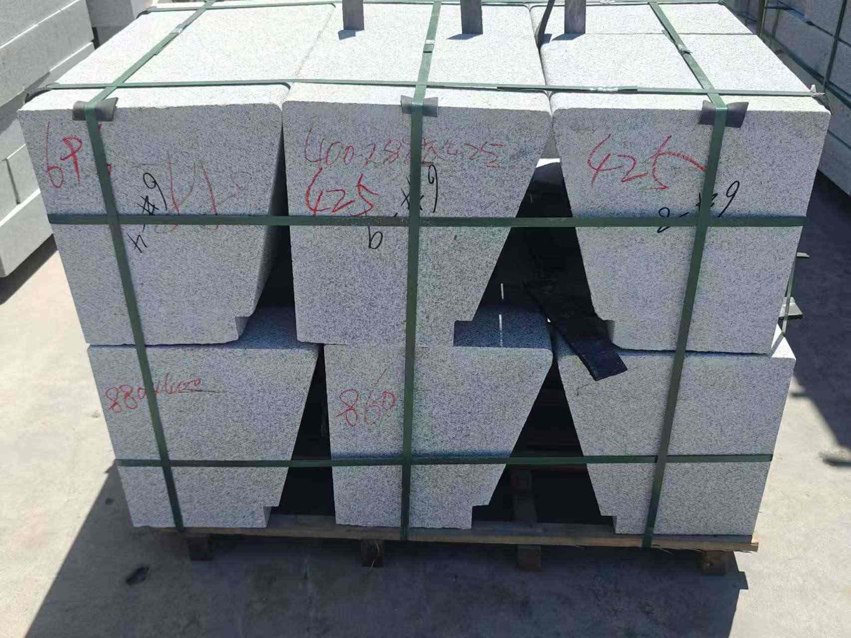 金昌 芝麻白异形坐凳，石凳