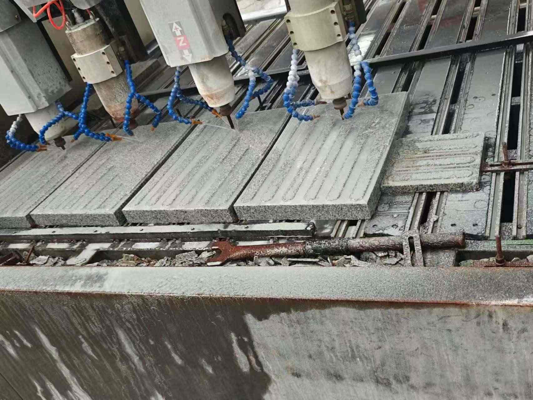 金昌 芝麻白花岗岩荔枝面盲道雕刻