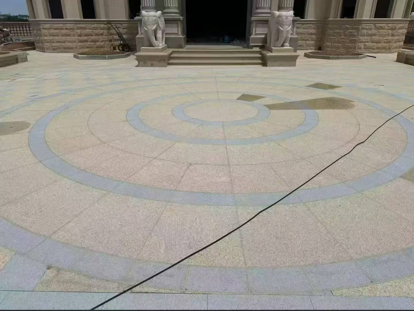 金昌 黄金麻芝麻灰花岗岩石材地铺拼接效果