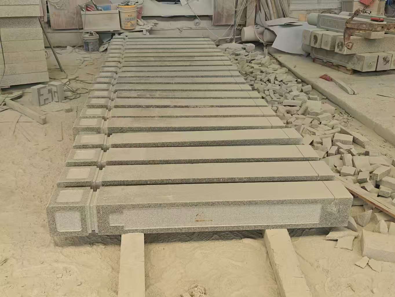 金昌 芝麻白异形加工雕刻-栏杆大柱，方柱